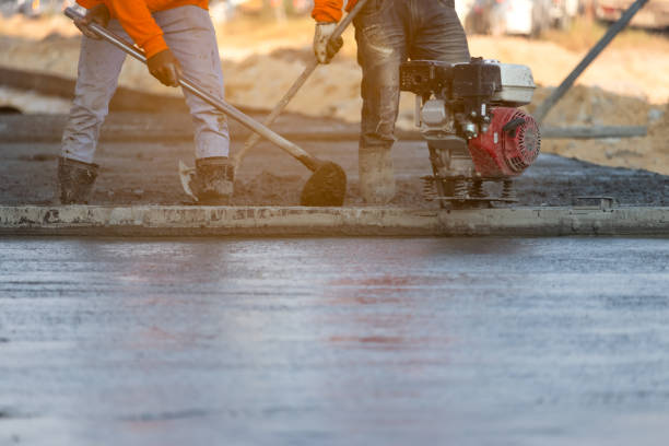 Best Concrete Flooring Contractor  in Willits, CA